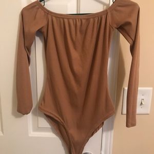 Boohoo tan off the shoulder bodysuit